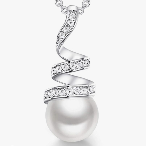 NWOT Pearl Pendant Necklace - Picture 4 of 7